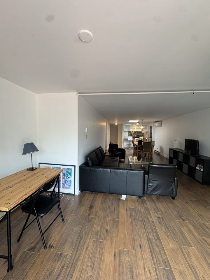 3637 Rue University - Photo 3 of 17