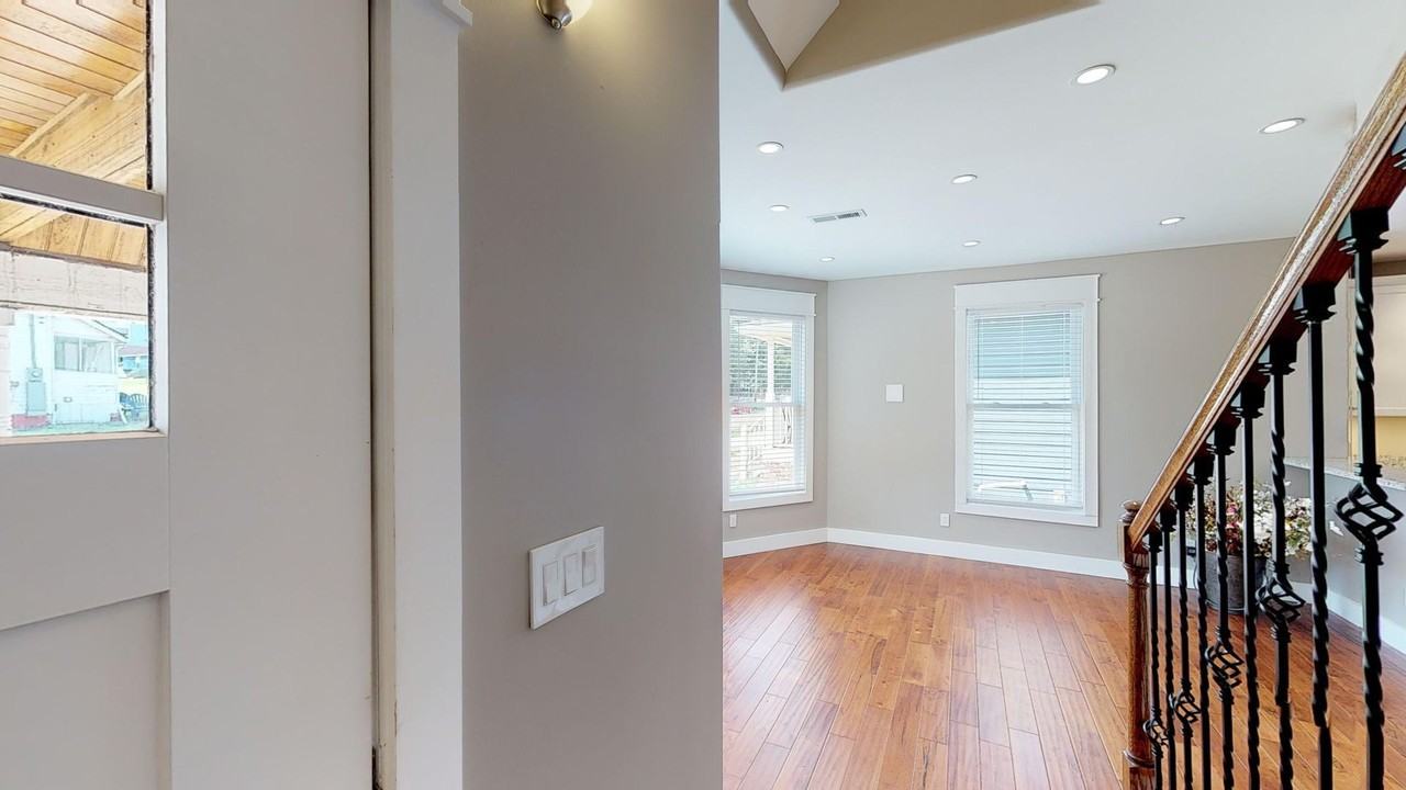 1603 Forest Ave - Photo 5 of 26