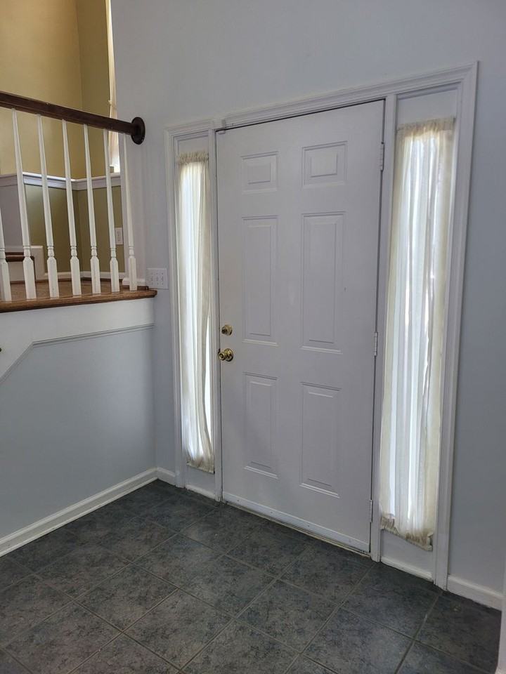 3017 Polk Drive - Photo 5 of 38