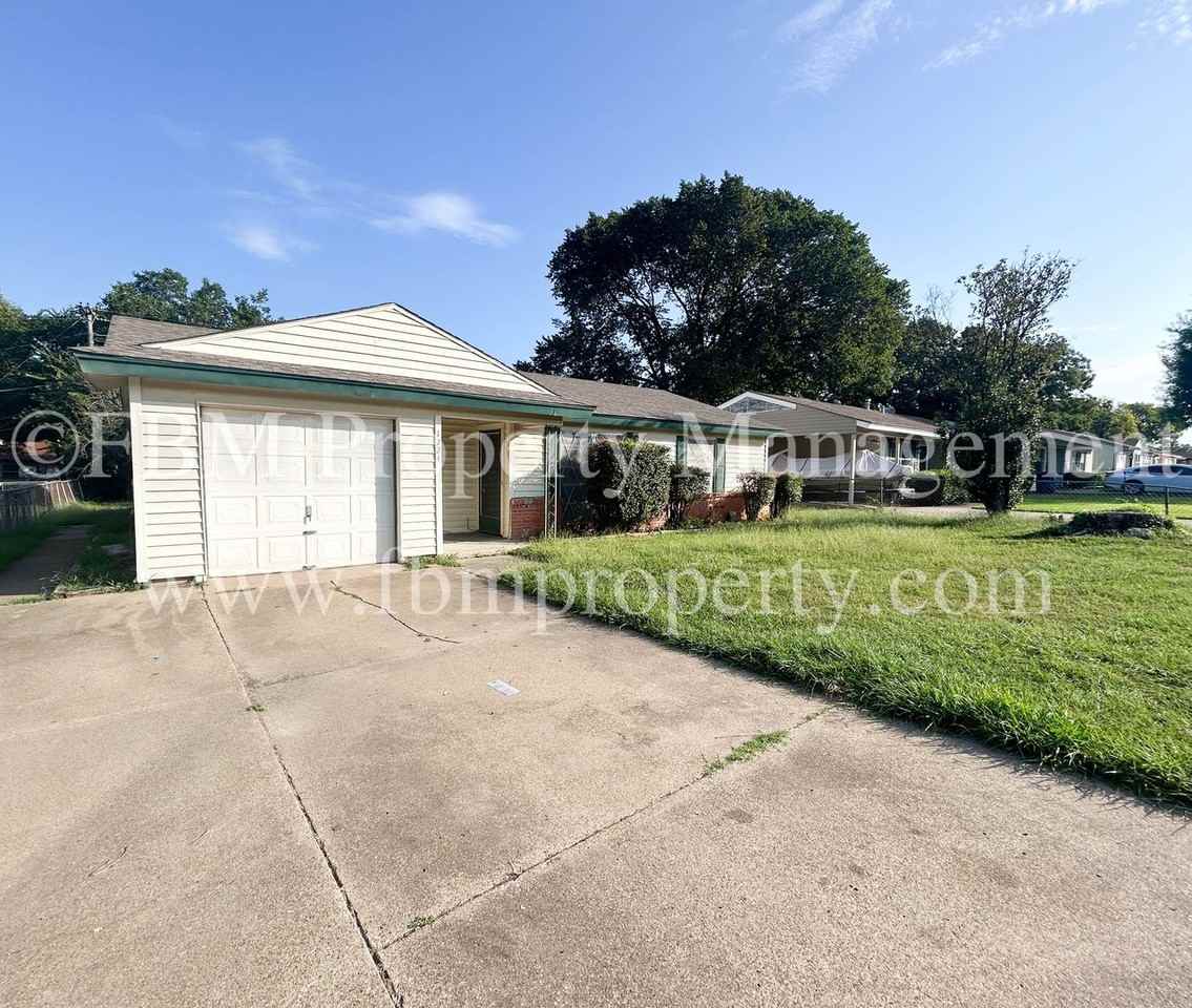 1224 W Burnett St - Photo 2 of 20