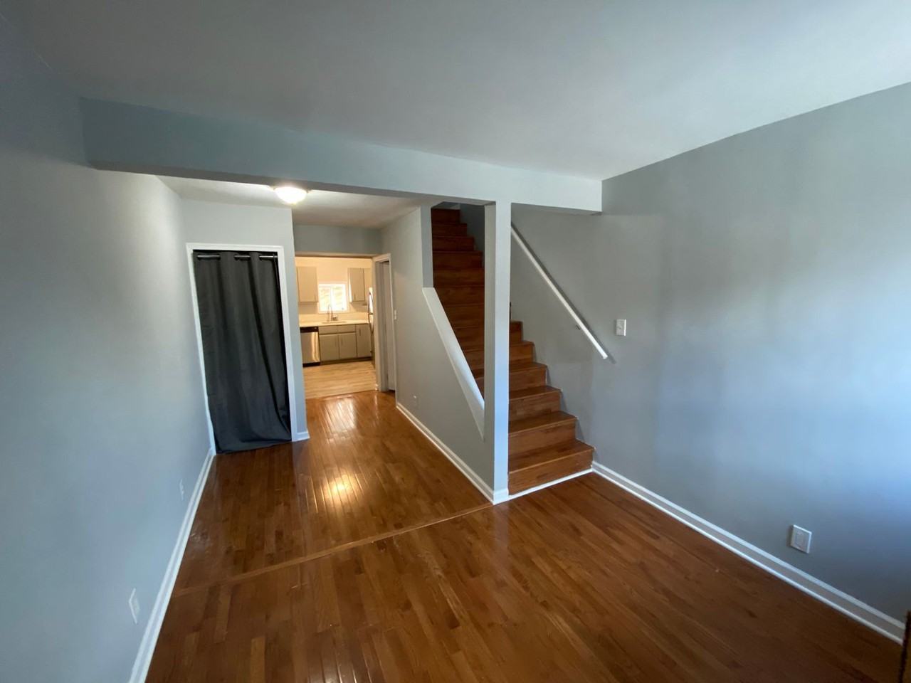437 Orchard St - Photo 2 of 15