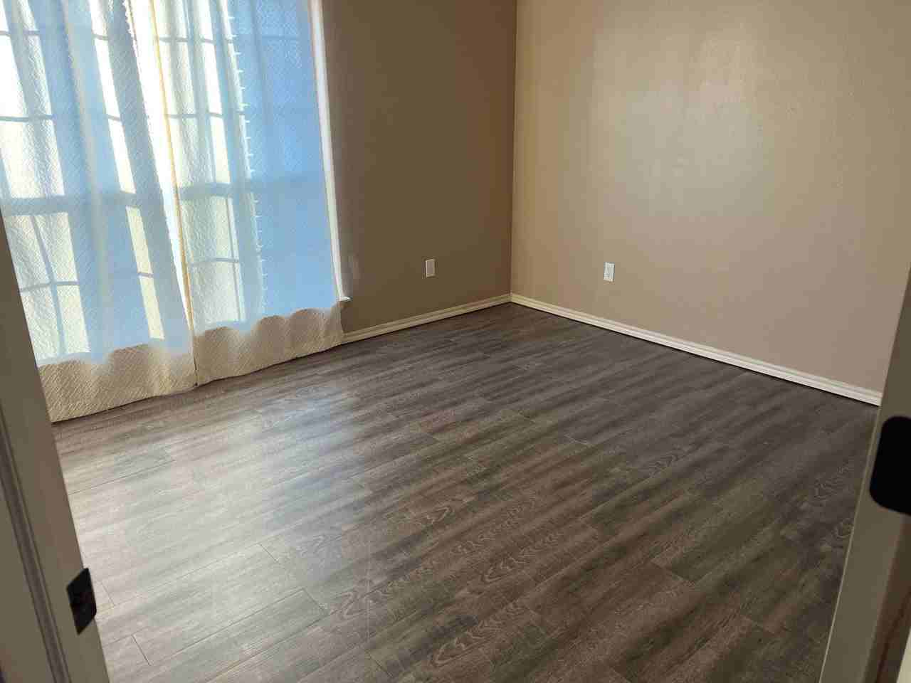 684 Meadows Cir - Photo 3 of 15