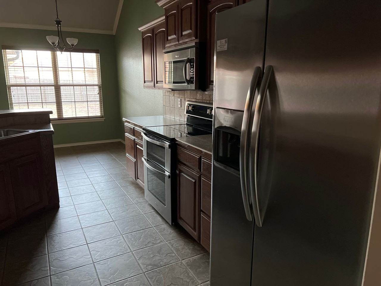 684 Meadows Cir - Photo 7 of 15