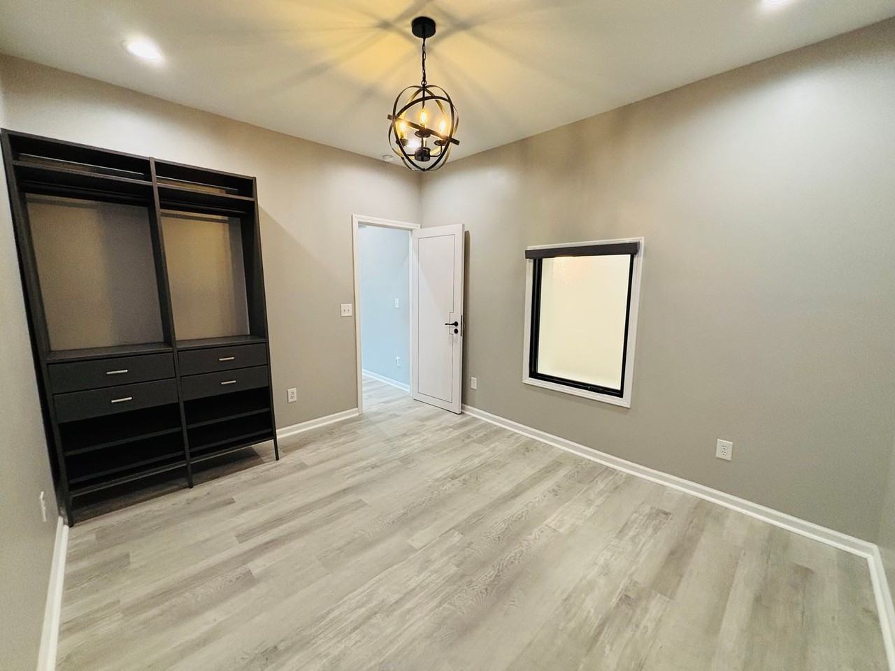 420B N Main St - Photo 5 of 8