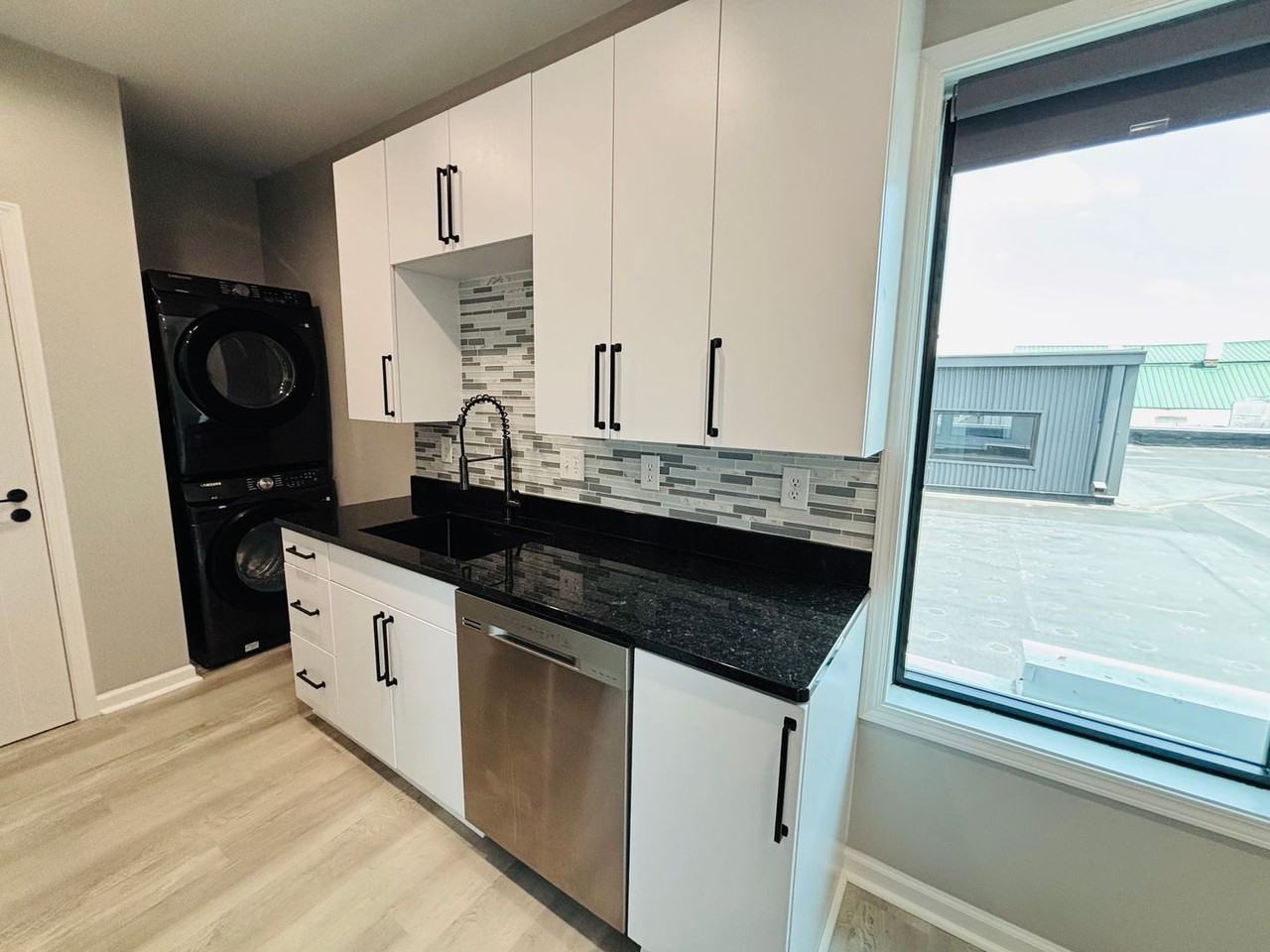 420B N Main St - Photo 7 of 8