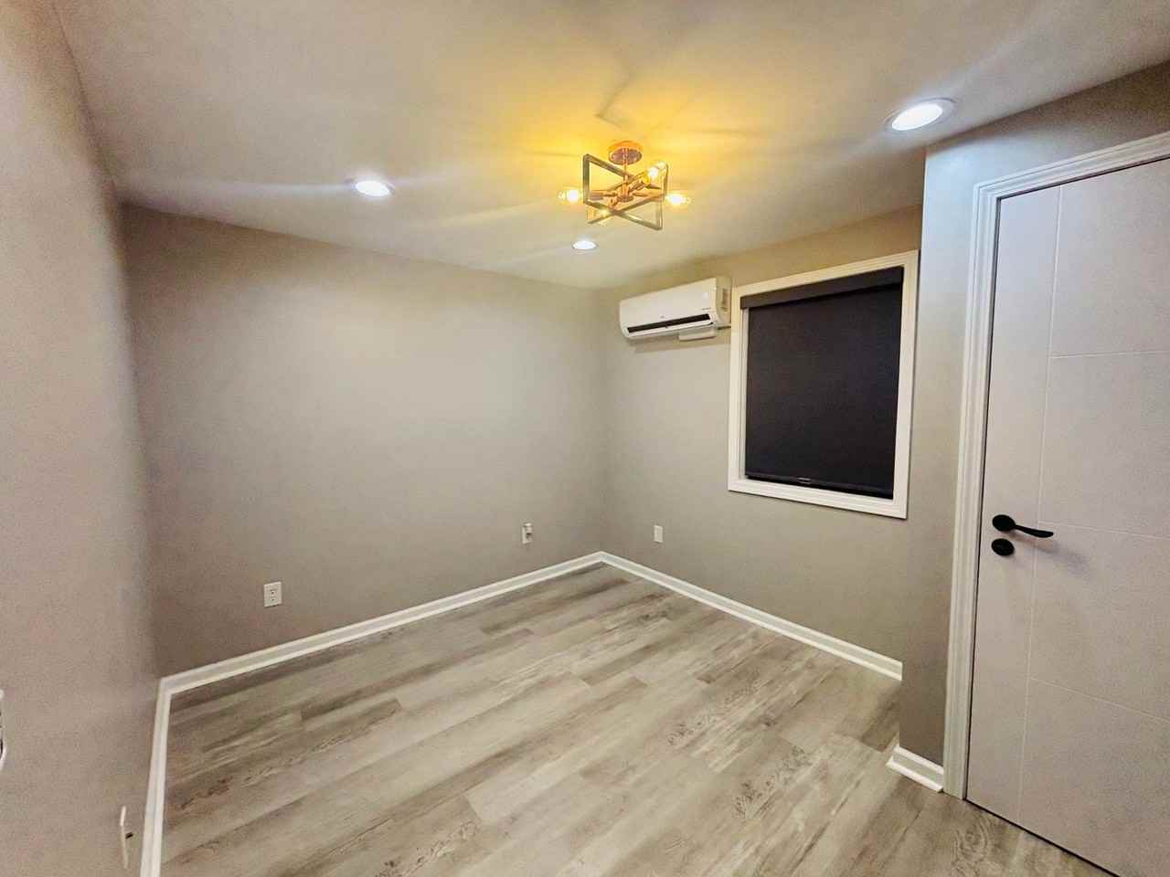 424 N Main St Apt C - Photo 2 of 9