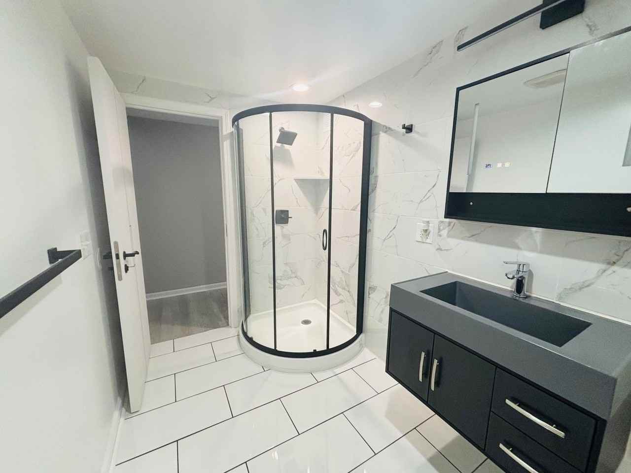 424 N Main St Apt C - Photo 6 of 9