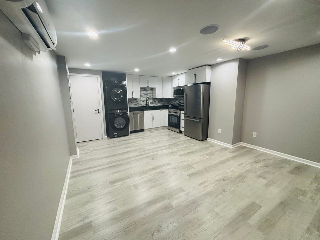 424 N Main St Apt C - Photo 7 of 9