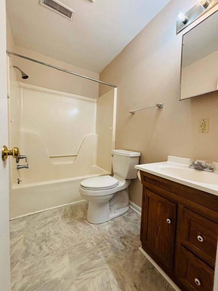 860A Church St - Photo 2 of 15