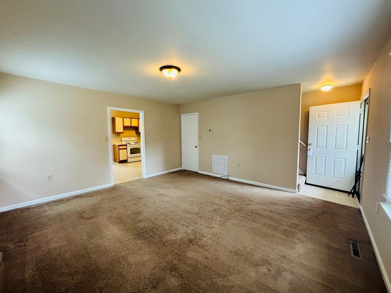 860A Church St - Photo 4 of 15