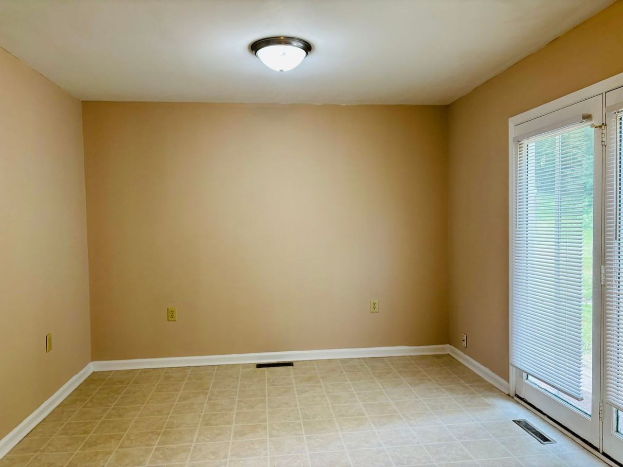 860A Church St - Photo 5 of 15