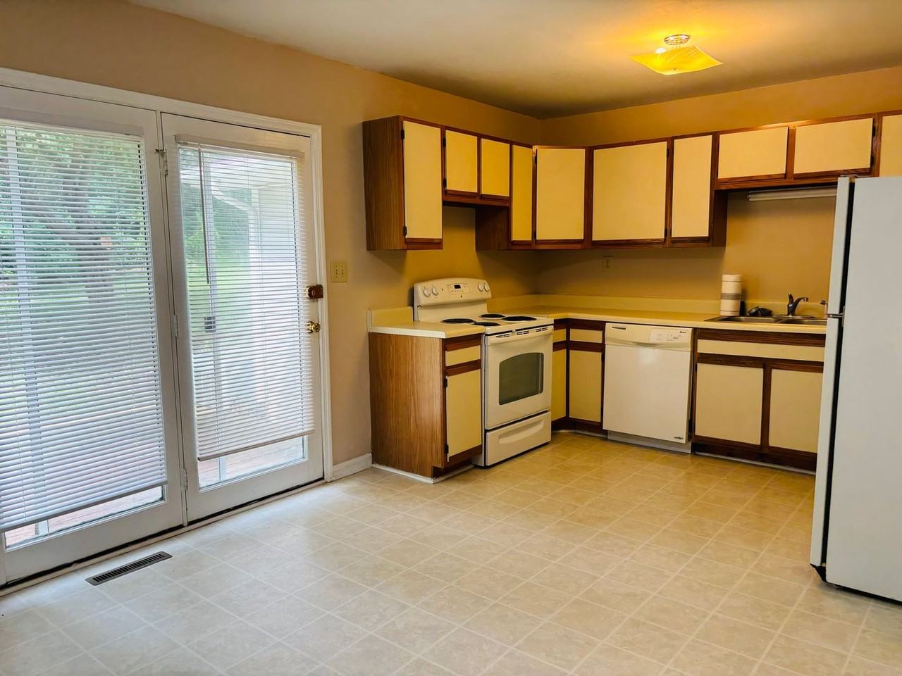 860A Church St - Photo 7 of 15