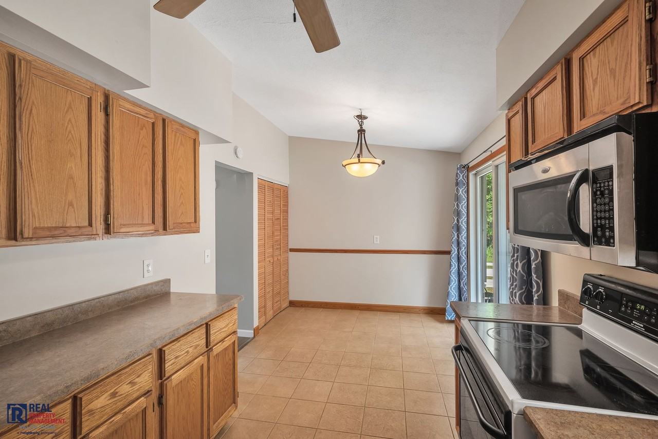 2200 Gary Dr - Photo 5 of 13