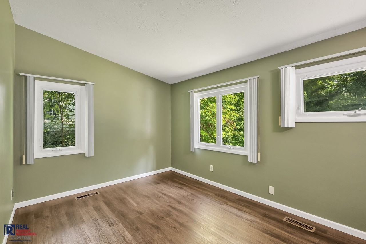 2200 Gary Dr - Photo 6 of 13