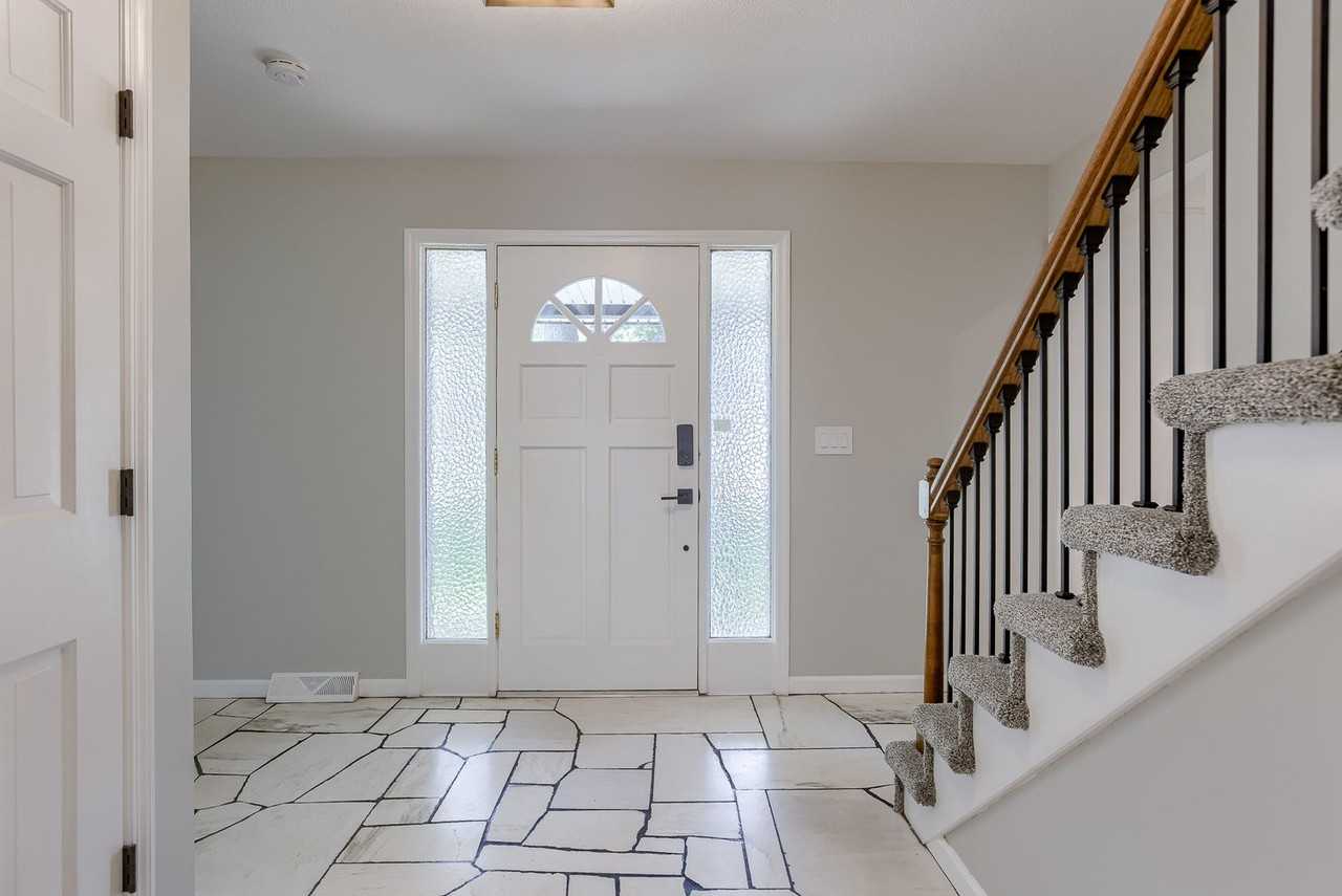 1335 S 133rd St - Photo 2 of 24