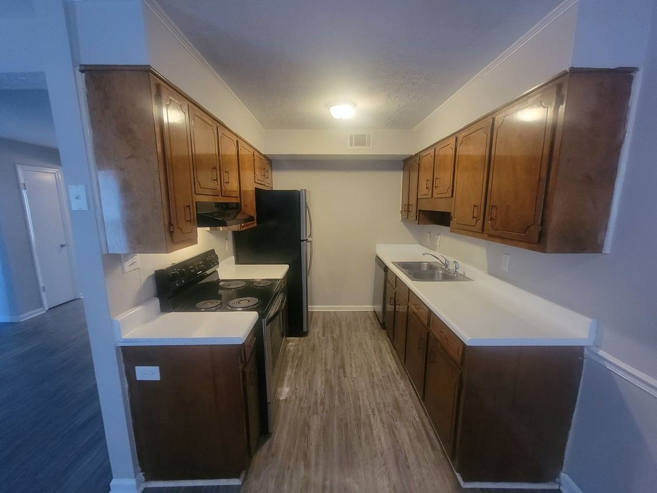 114 Chalet North Ct - Photo 4 of 13