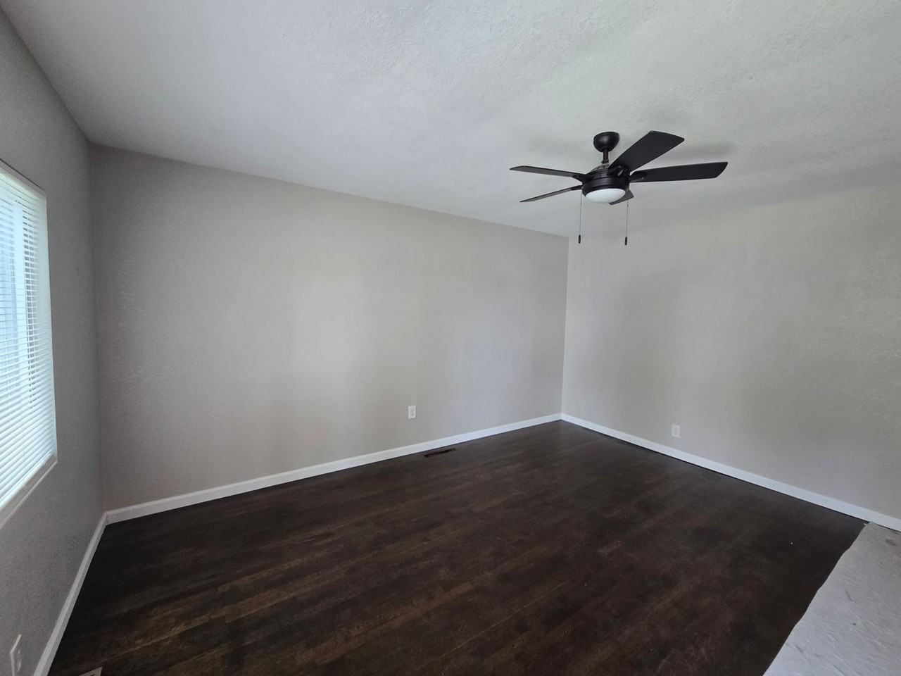 3105 Se Girard St - Photo 2 of 9