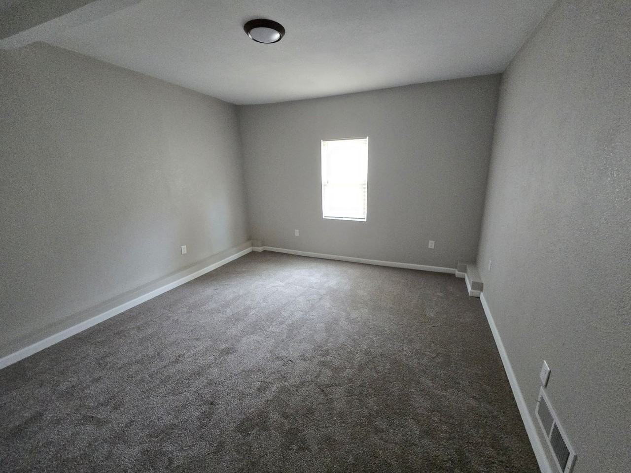 3105 Se Girard St - Photo 7 of 9