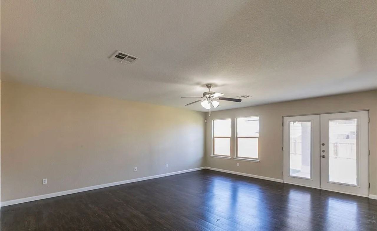 429 Starview St - Photo 3 of 21