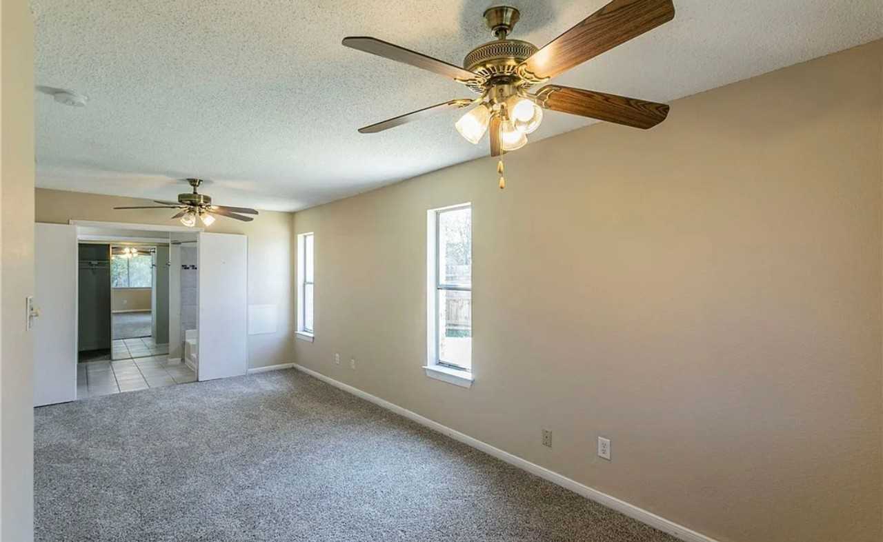 802 Antelope Trl - Photo 5 of 15