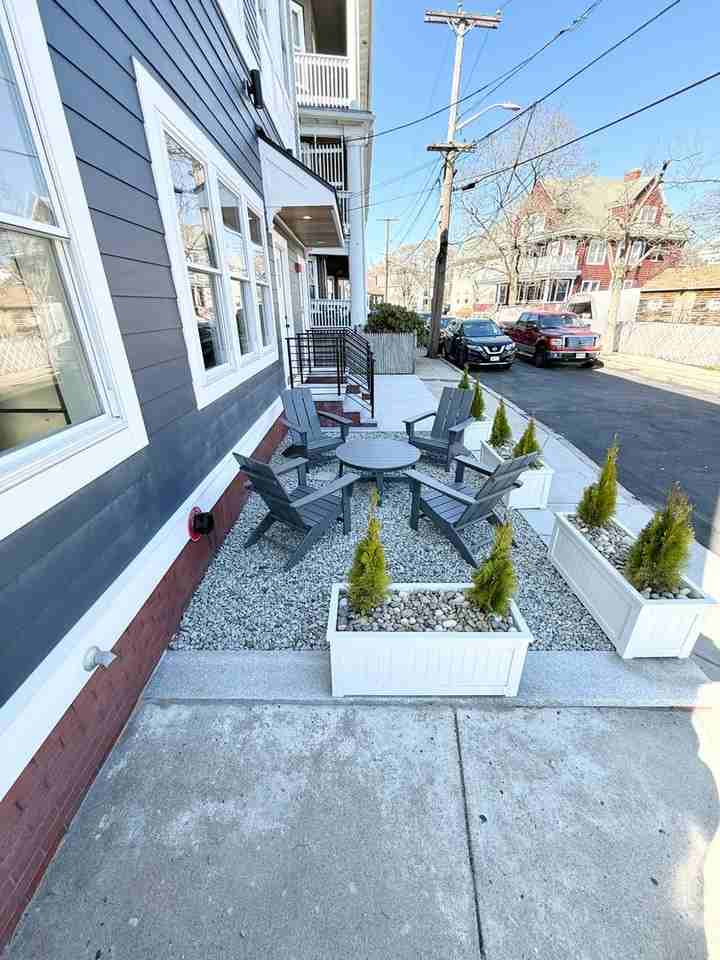 The Landing at 2 Beach Rd - Photo 3 of 3