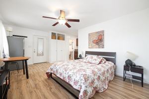 featured image of 554 Los Angeles Pl #03