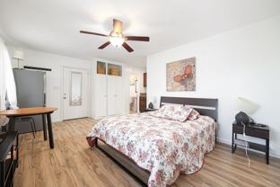 554 Los Angeles Pl #03 - Photo 1 of 1