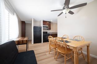 554 Los Angeles Pl #05 - Photo 1 of 1