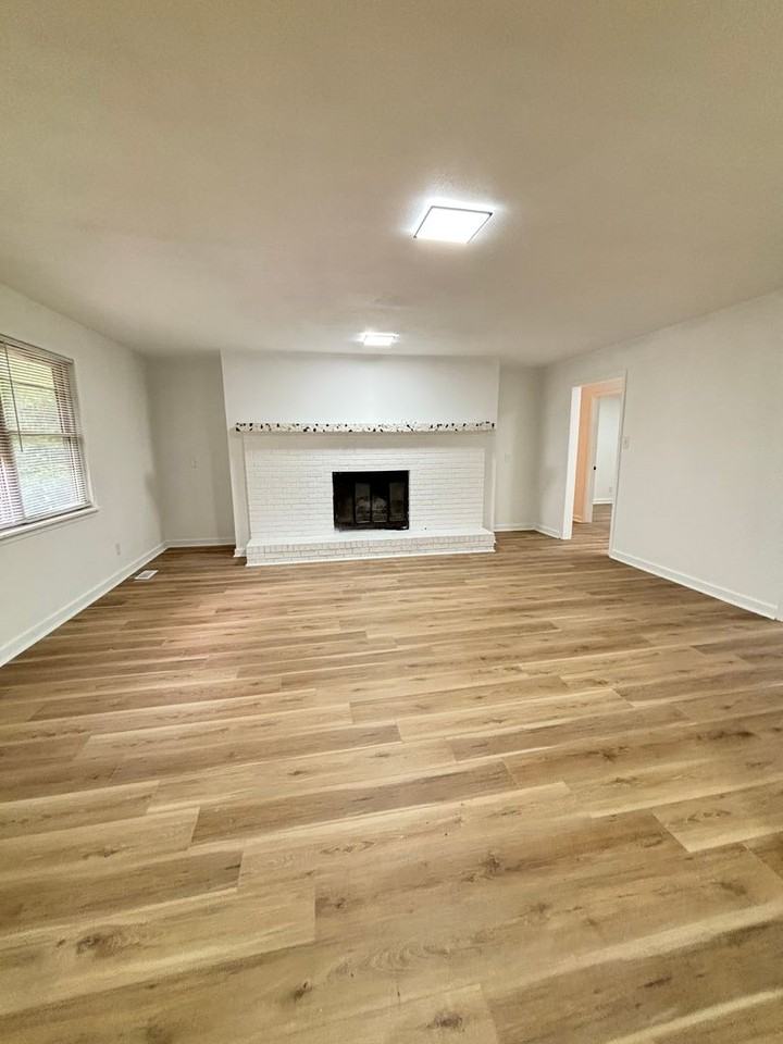 516 Green Oak Dr - Photo 3 of 9