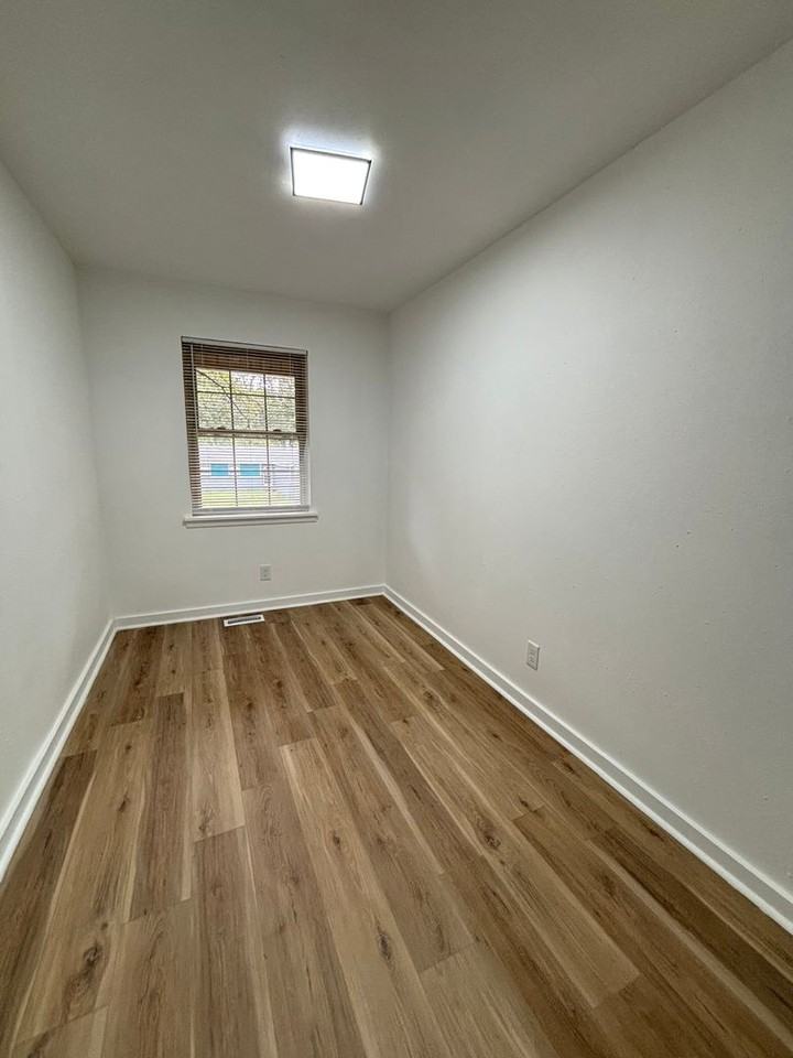 516 Green Oak Dr - Photo 4 of 9