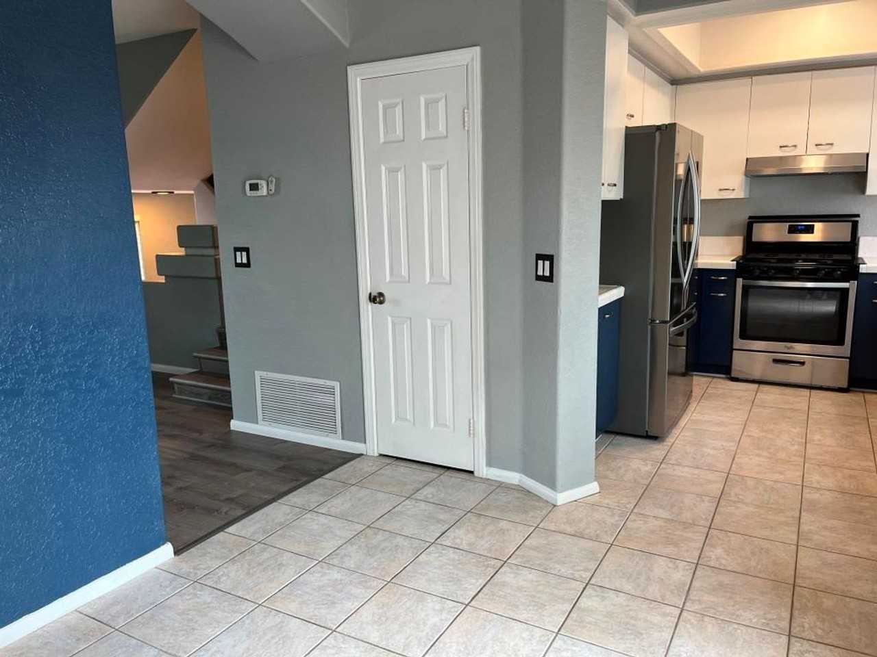 825 N Cleveland St #C - Photo 6 of 13