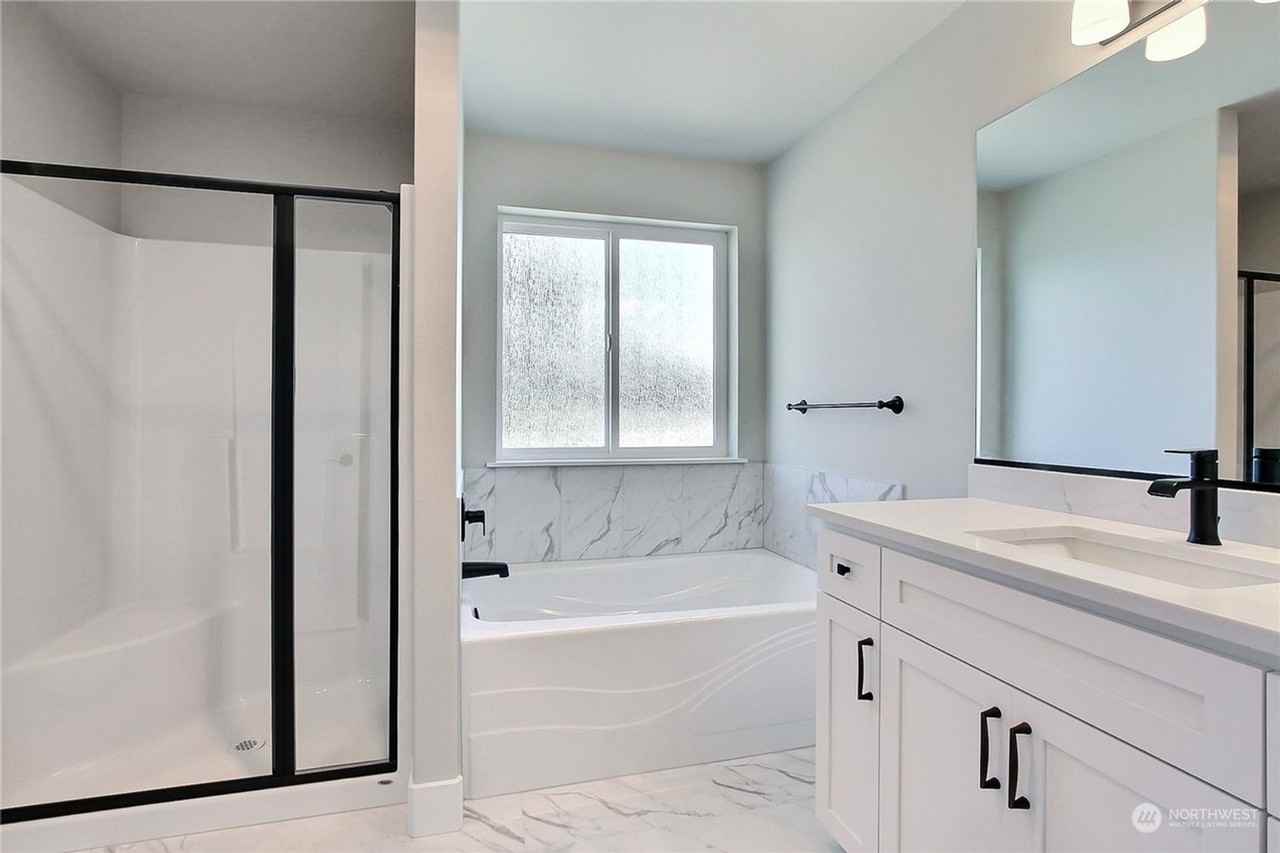 237 163rd St S - Photo 5 of 19