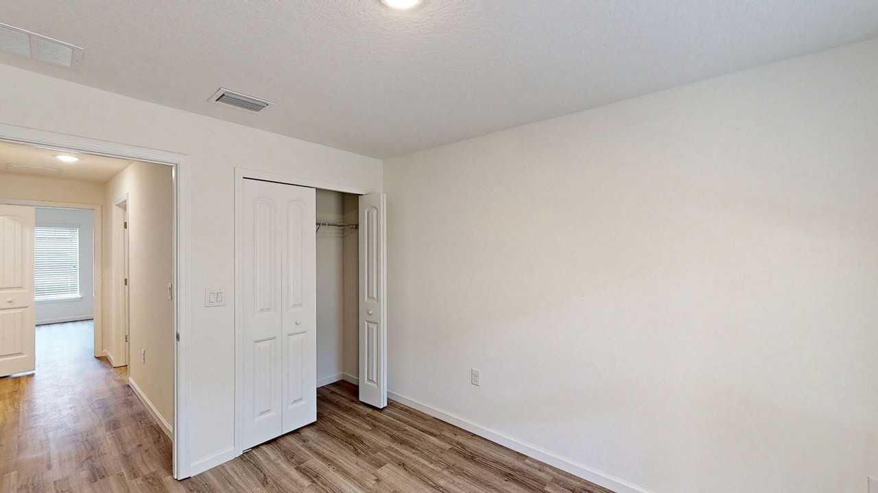 1017 Tevis Street Southeast - Photo 5 of 14