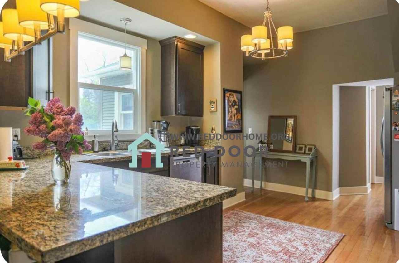 400 6th Avenue North - Photo 4 of 15