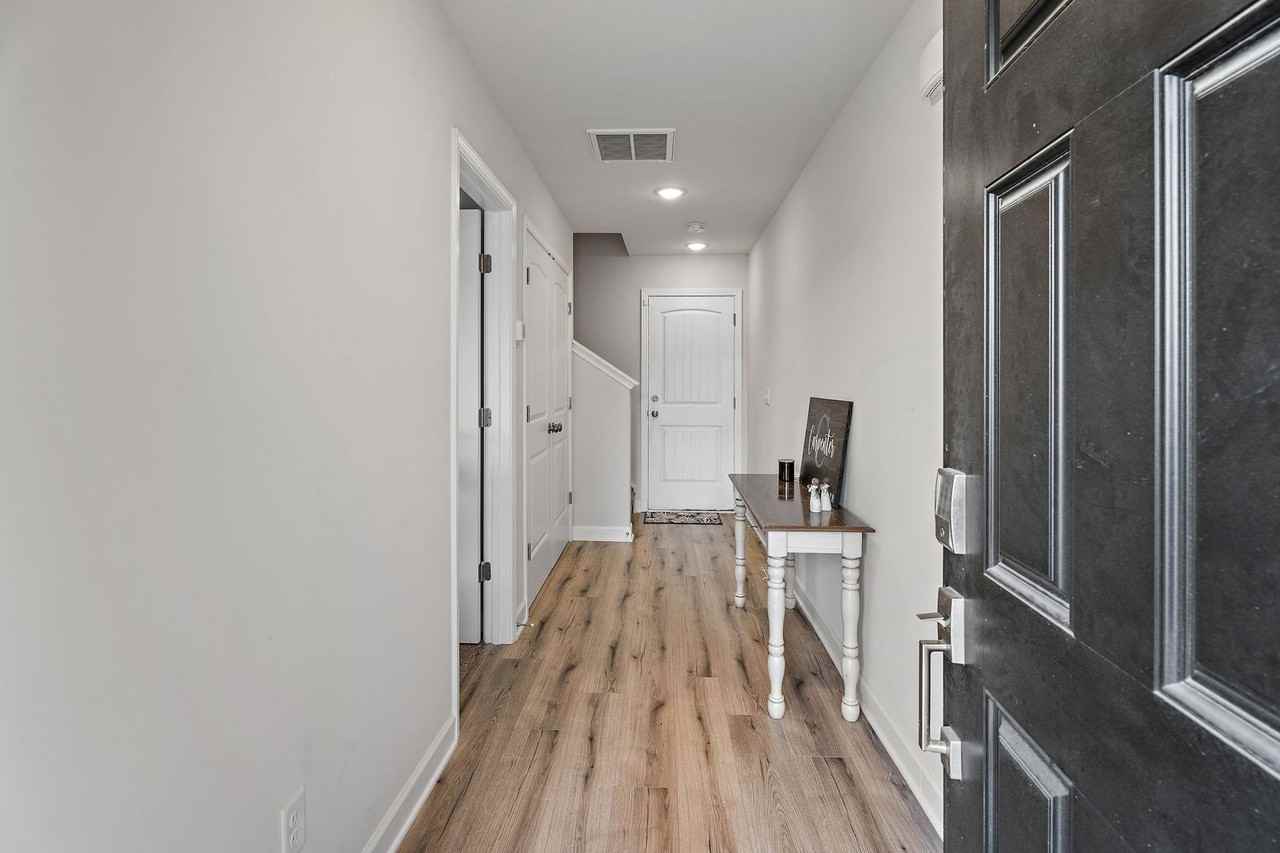 805 Coronation Dr - Photo 2 of 12