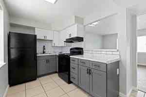 featured image of 1366 N Arlington Ave