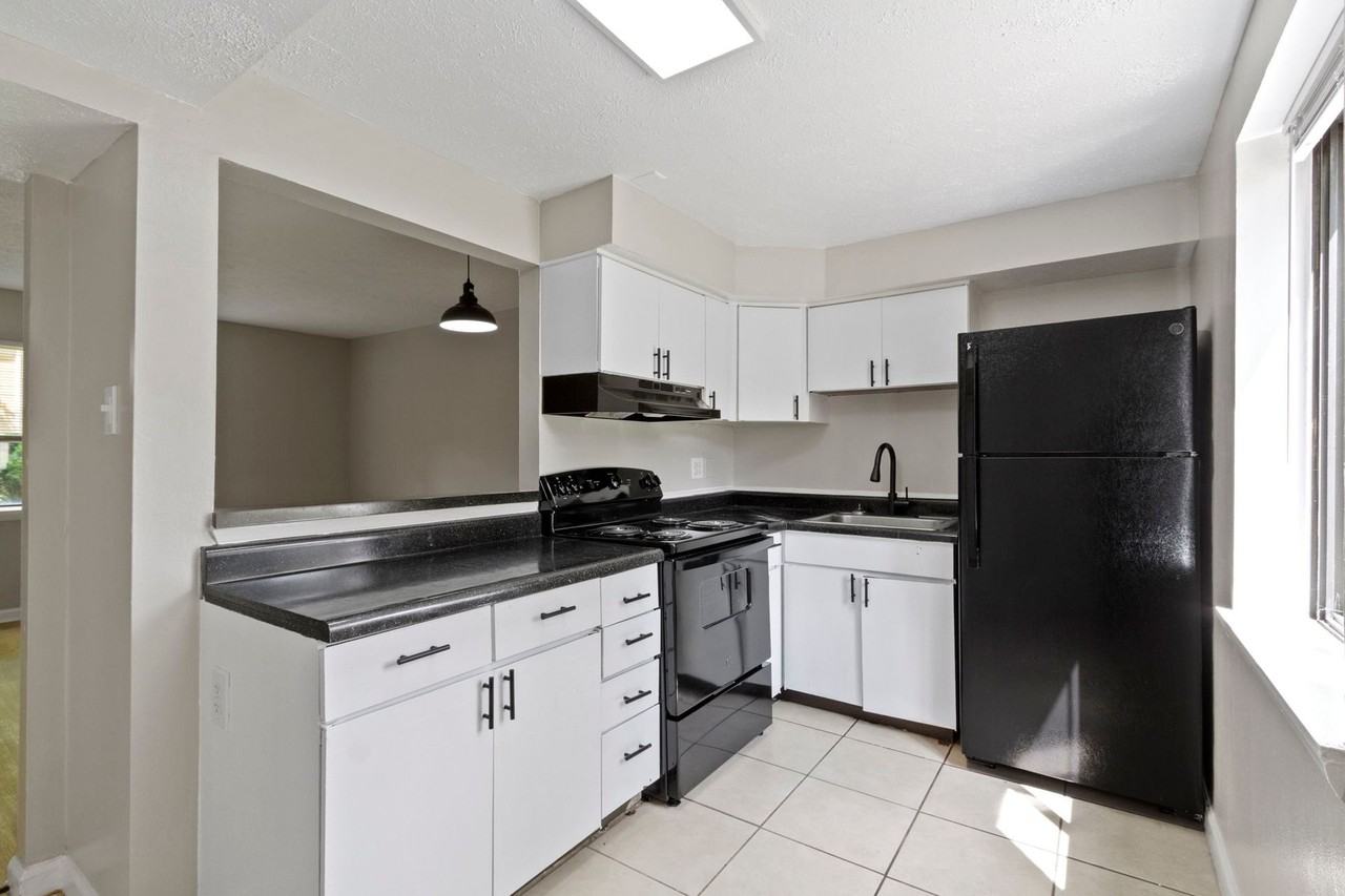 The Vistas Apartment Homes - Photo 2 of 46