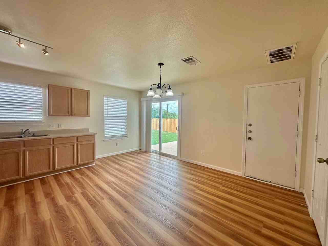 2007 Olin Cove - Photo 4 of 17