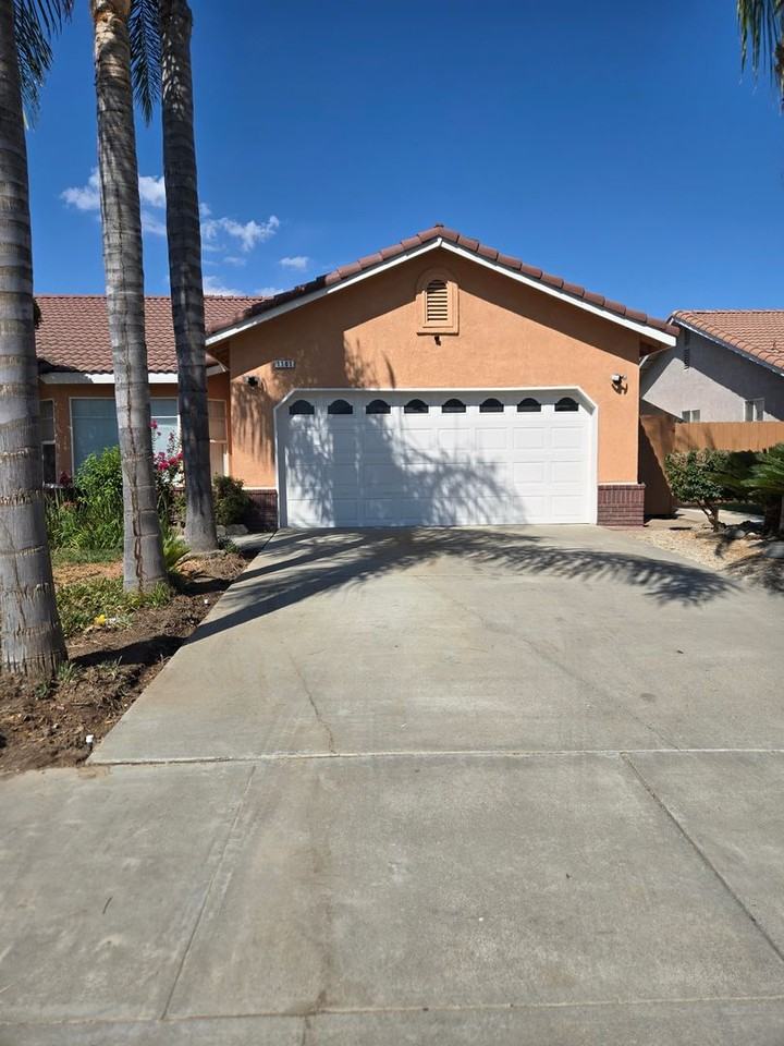 1101 E Cinnamon Dr - Photo 2 of 21