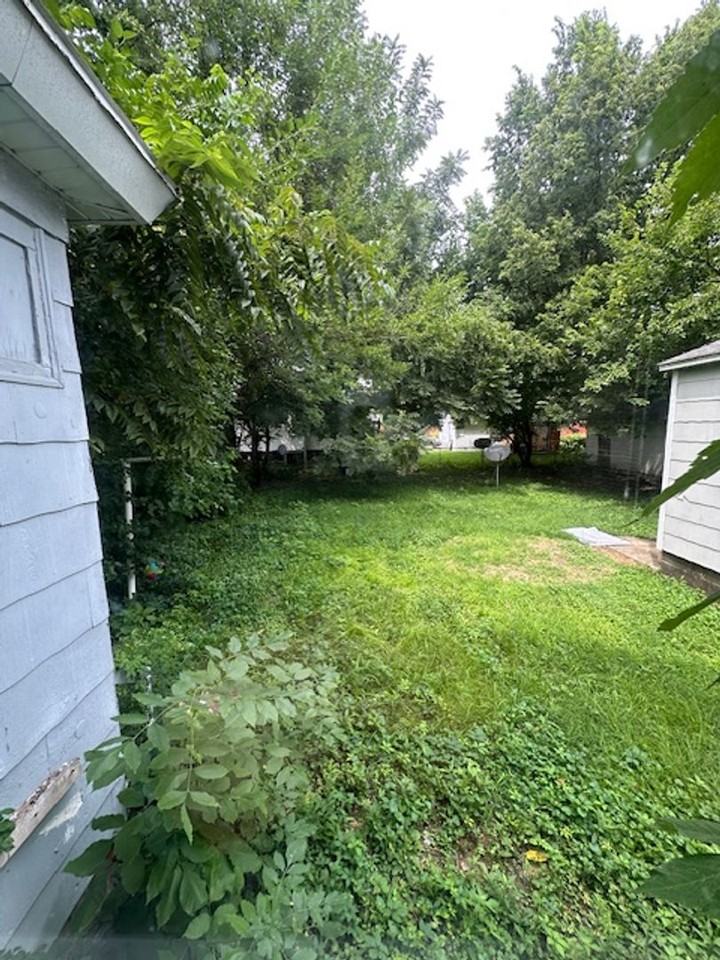 1107 1107 E Republic St - LEASE ONLY - Photo 2 of 8