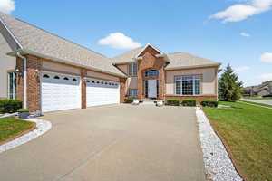 featured image of 9425 Woodland Dr