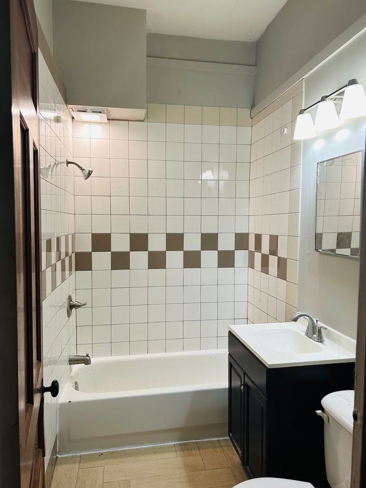 431 W 16th St - Photo 7 of 8