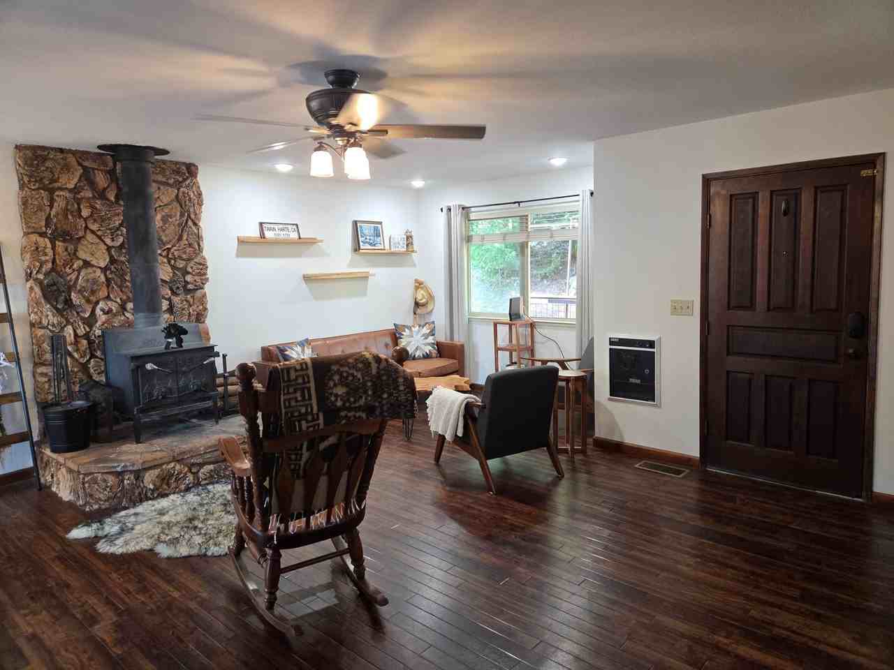 22631 Confidence Rd - Photo 2 of 20