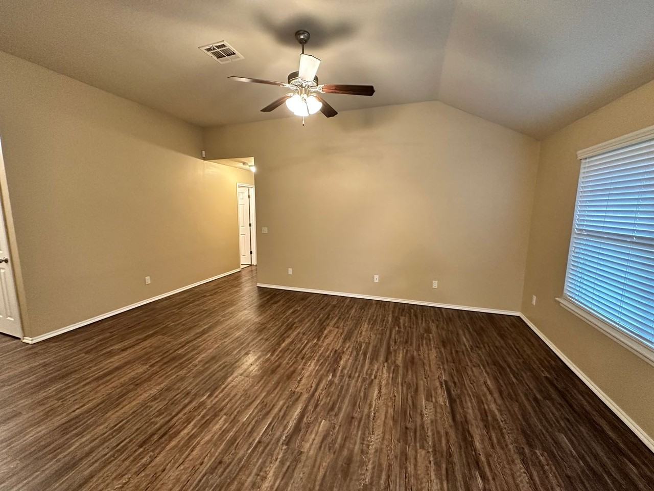 12101 Nw 133rd Ter - Photo 2 of 20