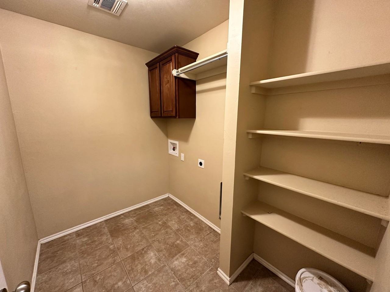 12101 Nw 133rd Ter - Photo 7 of 20