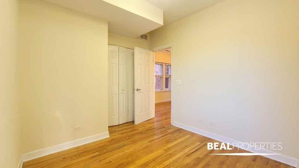 3254 N Clifton Ave #3250N2 - Photo 4 of 13