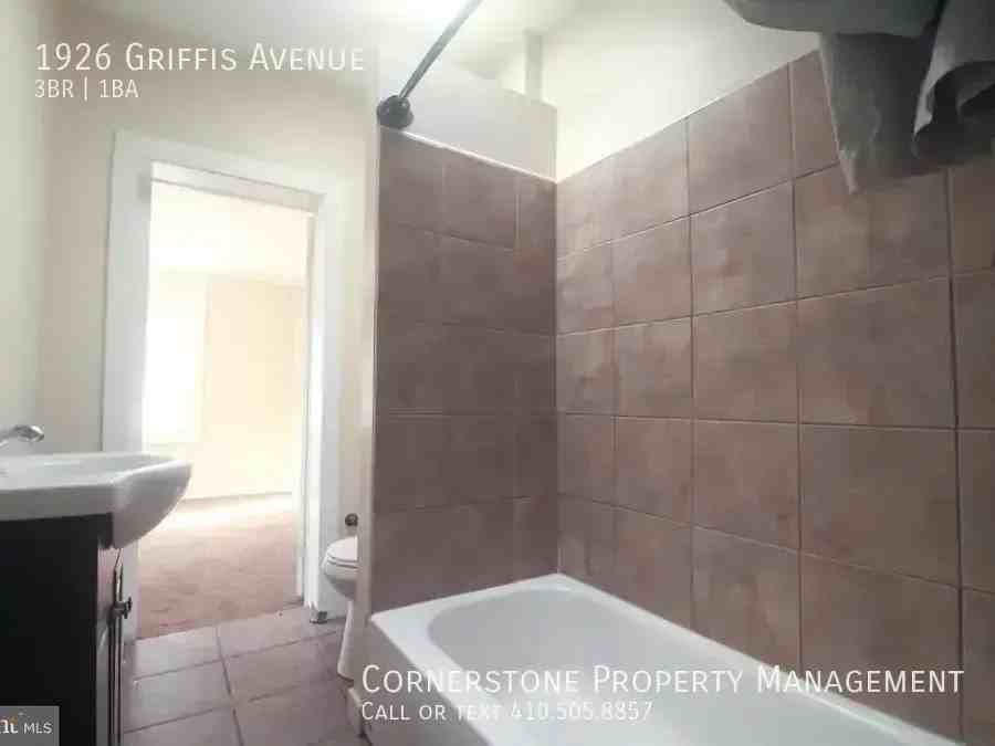 1926 Griffis Avenue - Photo 4 of 11