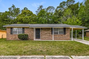 11042 Bacall Rd W - Photo 1 of 1