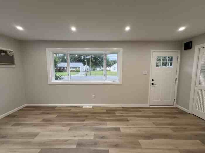 150 Riggins Blvd - Photo 3 of 33