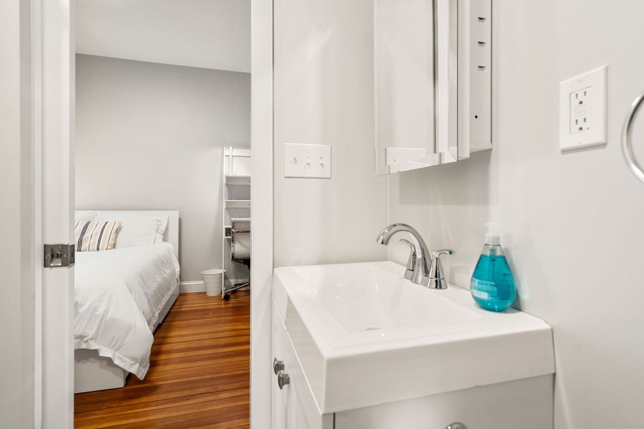 1061 Saratoga St #2 - Photo 5 of 17